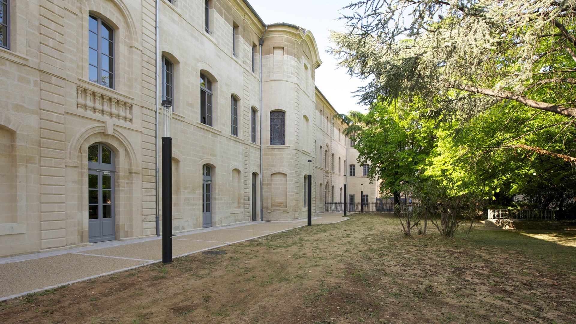 Uzès - ancien hôpital